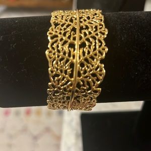 Great looking bracelet.